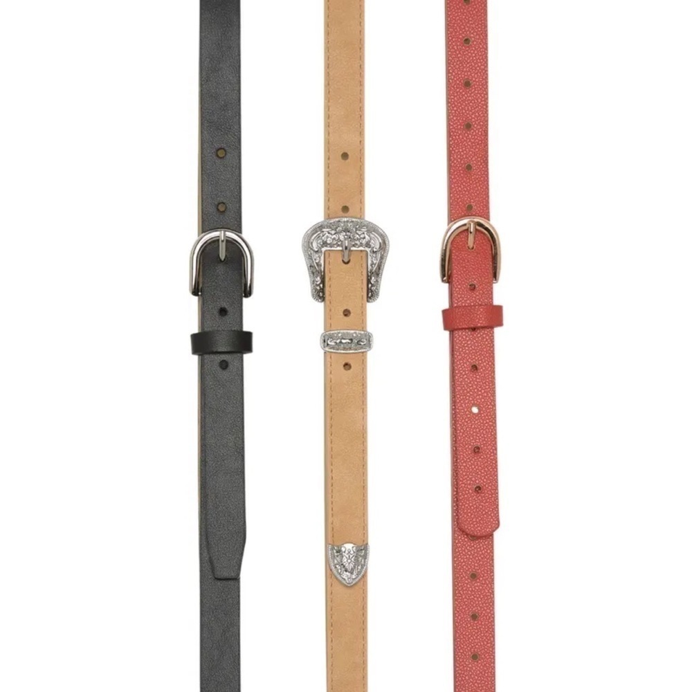 3-FOR-1 Belt Set
STEVE MADDEN